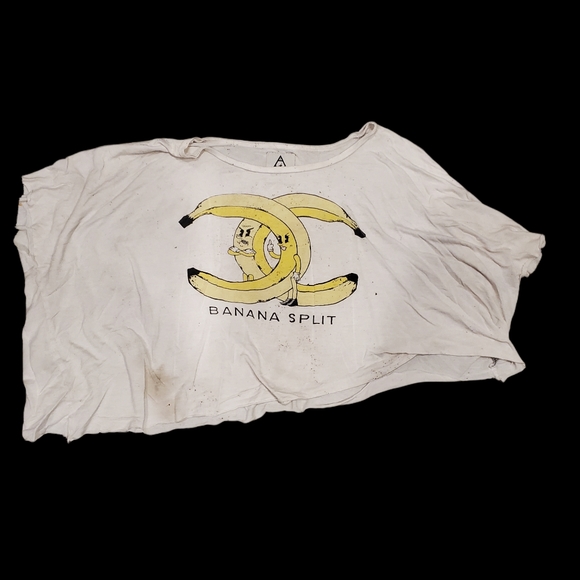 UNIF *Banana Split Batwing Distressed Asymmetrical Tee - Picture 4 of 8